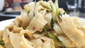 凉皮制作视频,家常美味，一学就会